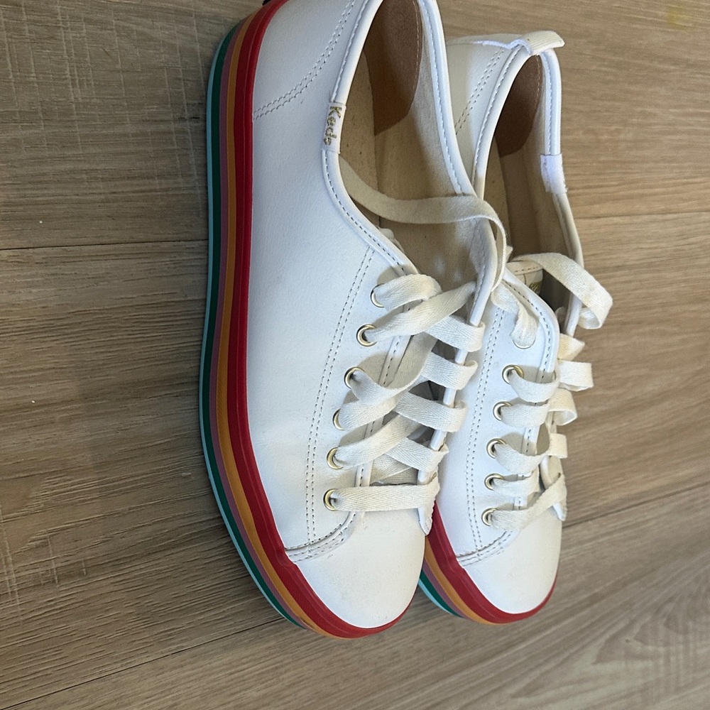 Ked’s size 9 White Sneakers with platform Rainbow Sole - Picture 2 of 2